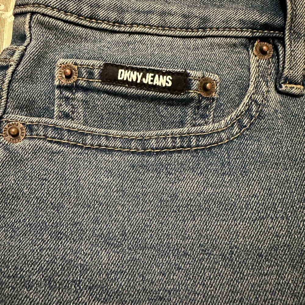 NWT DKNY Women's Mini Denim Skirt Size 6 - Picture 3 of 4